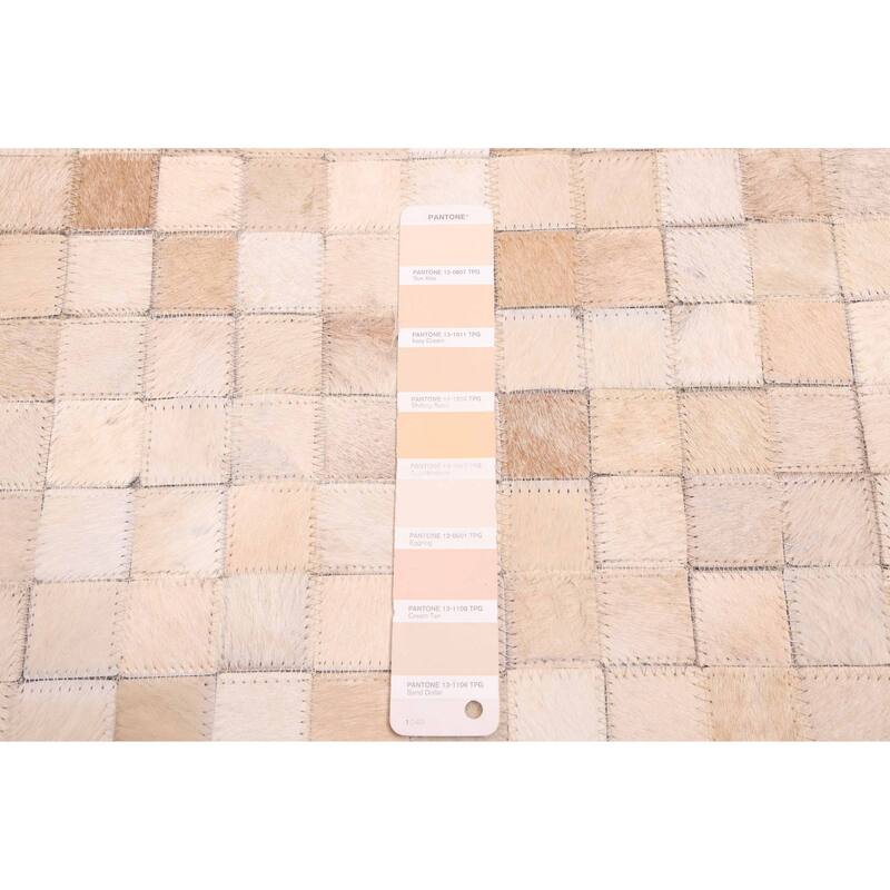 ECARPETGALLERY Handmade Cowhide Patchwork Beige Leather Rug - 5'2 x 8'0