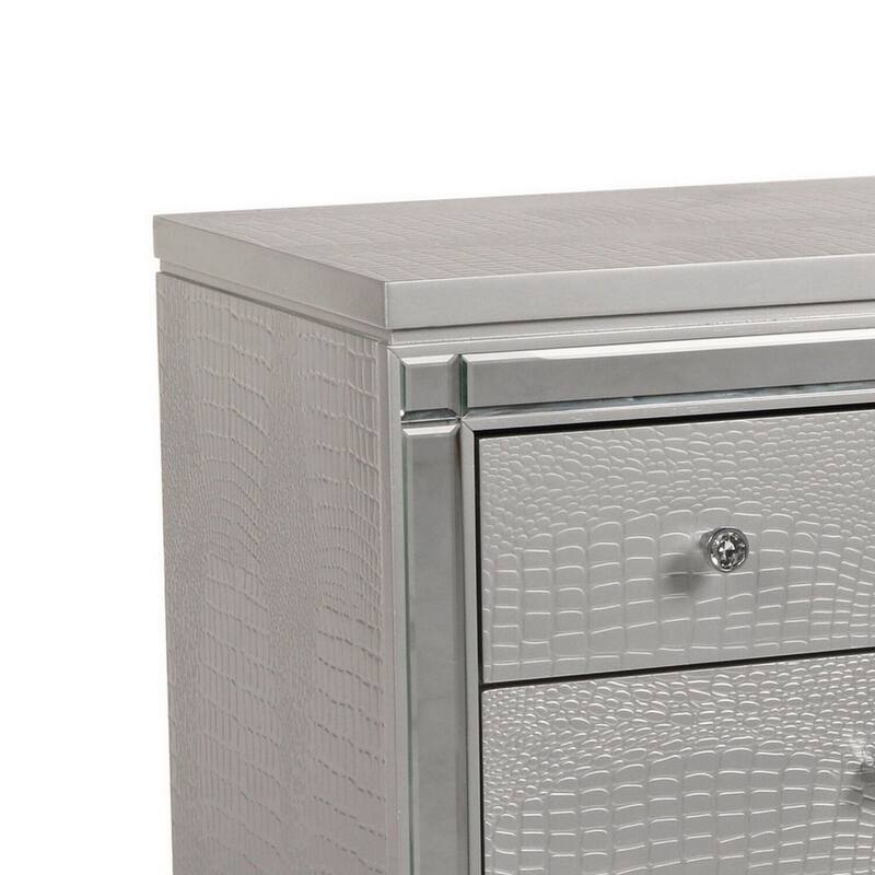 Silver 3 Drawer 18.15 in. W Nightstand with Sturdy Drawer Pulls