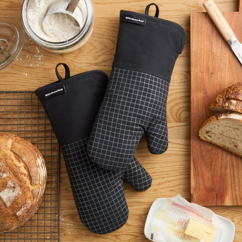 KITCHENAID Gourmet Series Gridlines Oven Mitts 2-Pack Set, Heat Resistant up to 600°F, Soft Silicone Grip, Magnetic Cuff