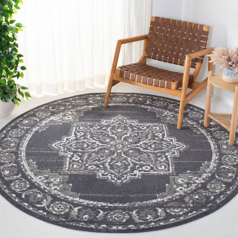SAFAVIEH Pyramid Myriam Traditional Oriental Rug