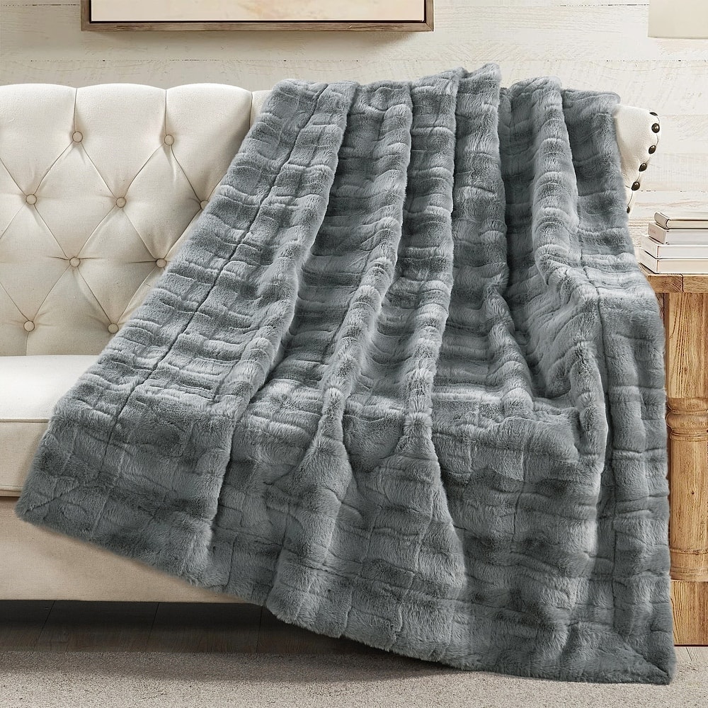 Home Soft Things Stylish FauxFur Throw Soft Fluffy Warm Blanket