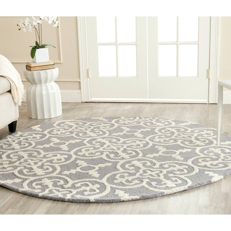 SAFAVIEH Handmade Cambridge Shigemi Modern Wool Rug - 6' Round - Silver/Ivory