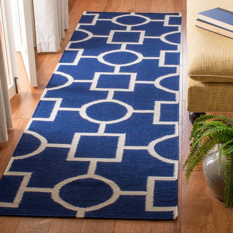 SAFAVIEH Handmade Flatweave Dhurries Narcisa Modern Moroccan Wool Rug - 2'6" x 8' Runner - Navy/Ivory