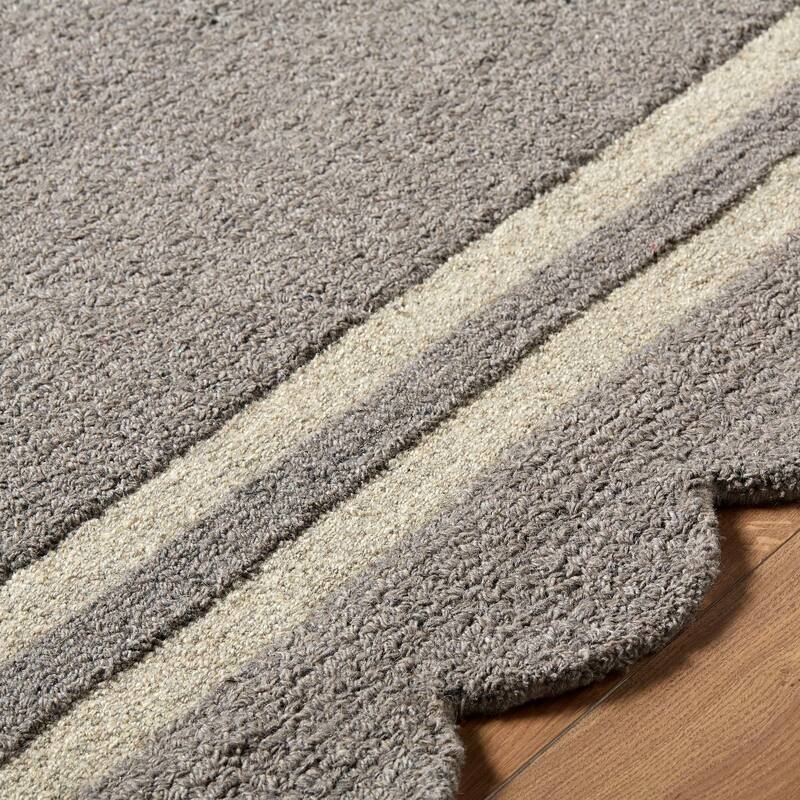 Livabliss Scalloped Modern & Contemporary Area Rug