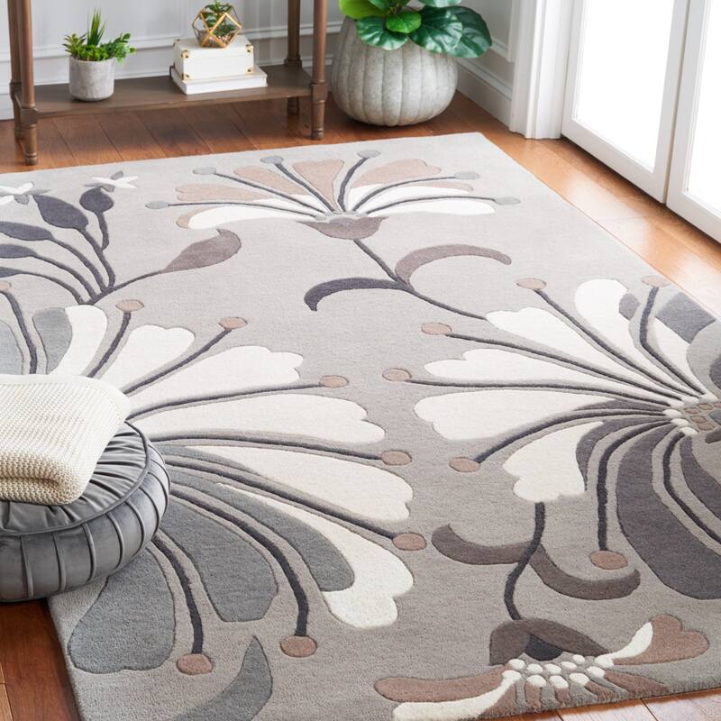 SAFAVIEH, Handmade Soho Renada Floral N.Z. Wool Rug