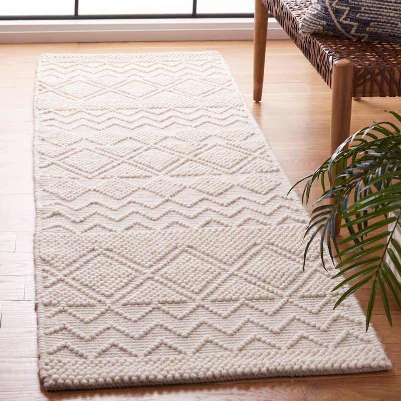 SAFAVIEH Handmade Natura Janica Wool Rug - 2'3" x 8' Runner - Ivory