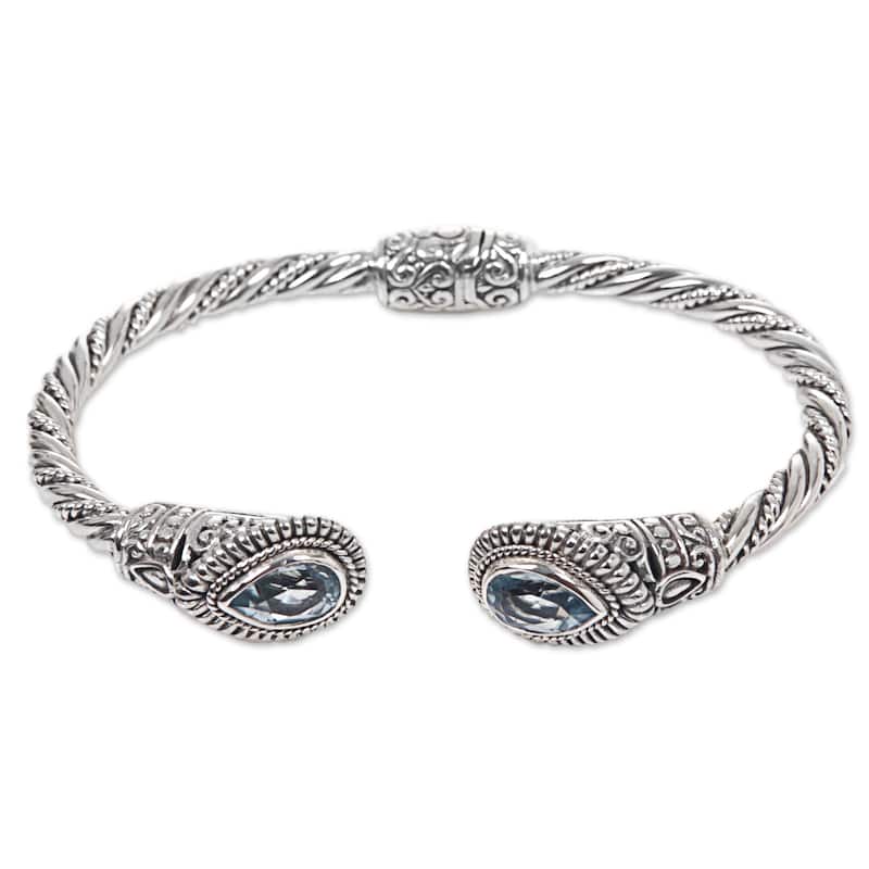 NOVICA Handmade Sterling Silver 'Bright Eyes' Blue Topaz Bracelet - Blue - 6.5 Inch - Silver - White