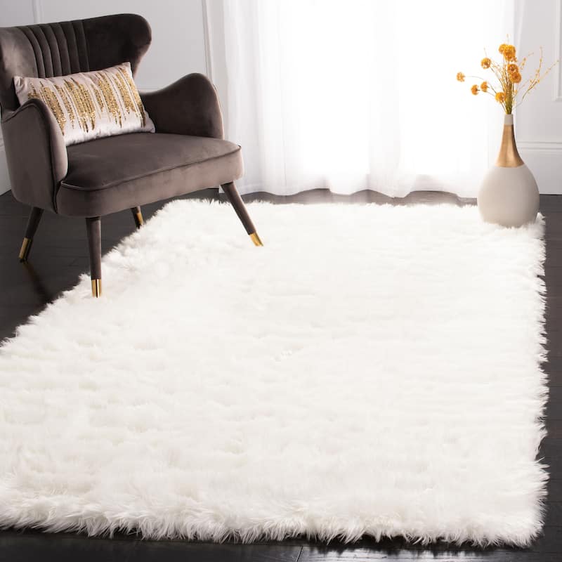 SAFAVIEH Faux Sheep Skin Alexandria 2.4-inch Thick Rug - 5' x 8' - Ivory - Rectangle