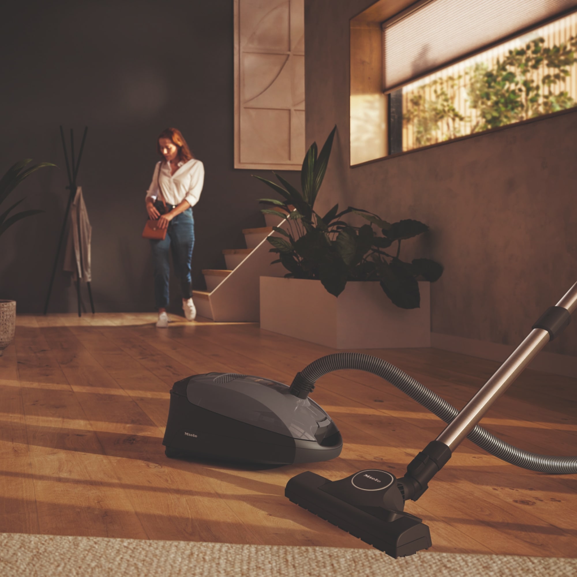 Miele Compact C1 Pure Suction 本体 Miele Compact C1 Pure Suction | BestVacuum.com