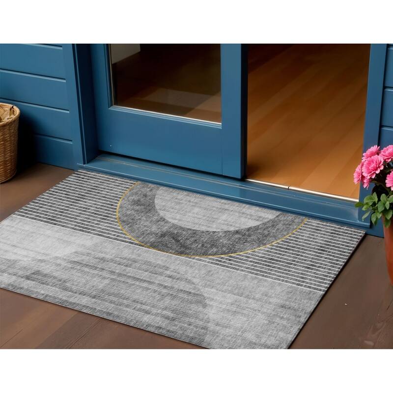 HomeRoots Geometric Transitional Rectangle Outdoor Rug - 3' x 5'