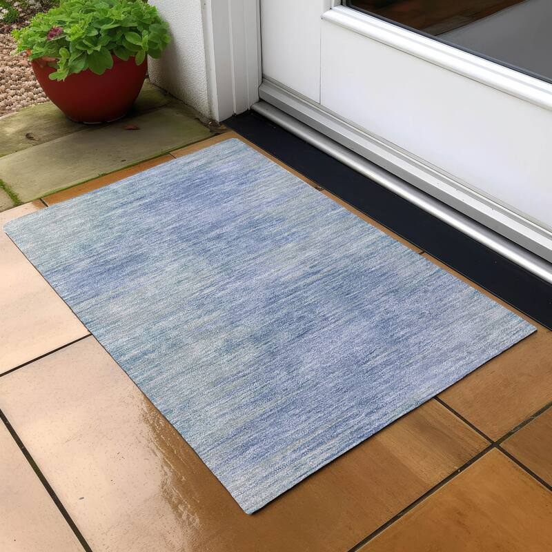 Machine Washable Indoor/ Outdoor Chantille Solid Ombre Rug - 1'8" x 2'6" - Denim