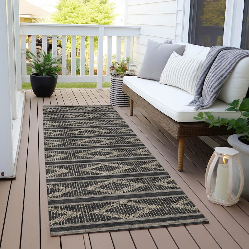 Machine Washable Indoor/ Outdoor Diamond Stripe Chantille Rug