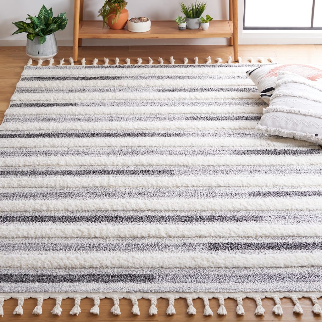 SAFAVIEH, Moroccan Tassel Shag Eathel 2-inch Thick Rug
