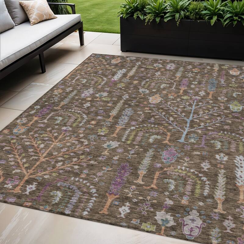 HomeRoots Floral Transitional Rectangle Outdoor Rug - 5' X 8'
