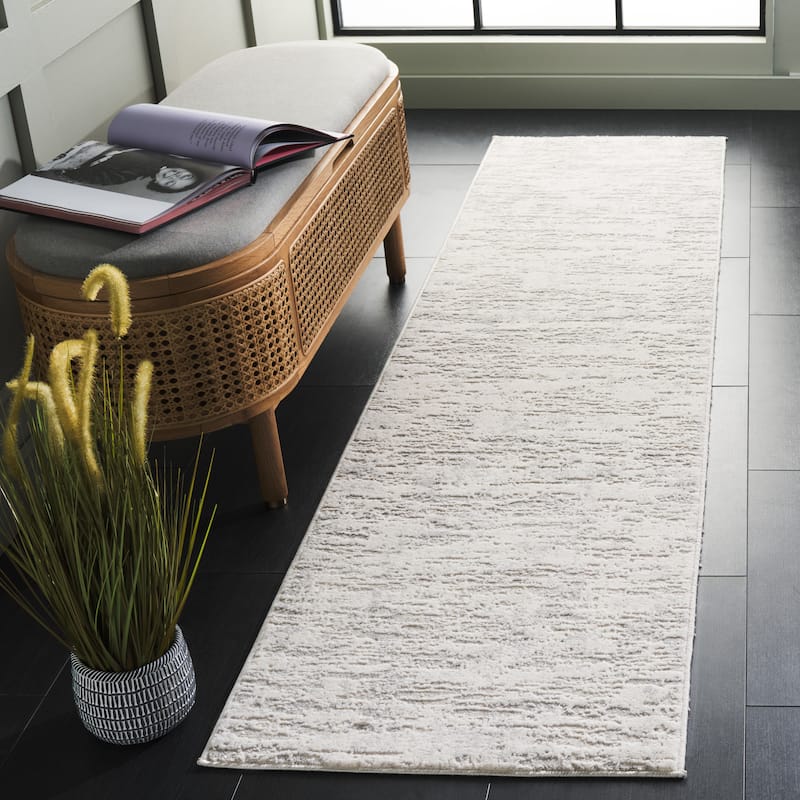 SAFAVIEH Hanna Leisha Contemporary Rug