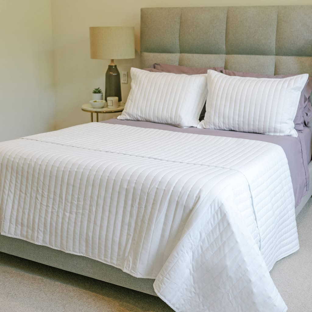 Jennifer Adams Vertical Stripes 3pc. Quilt Set