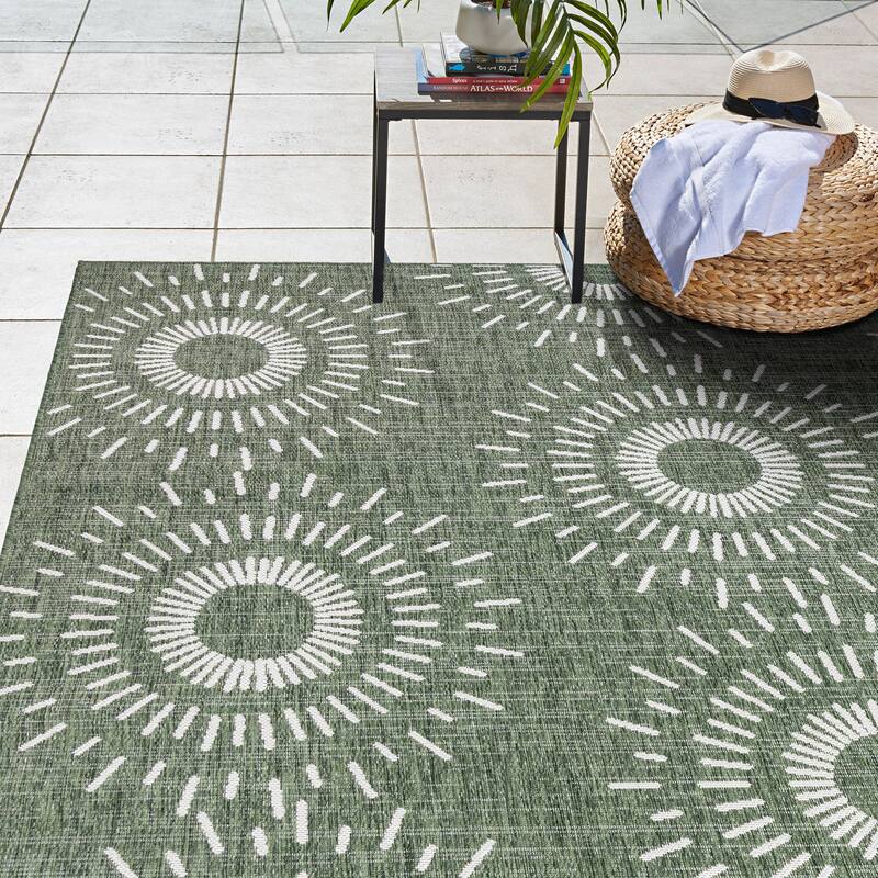 Gertmenian Savara Global Geometric Polypropylene Indoor Outdoor Performance Flatweave Area Rug Collection