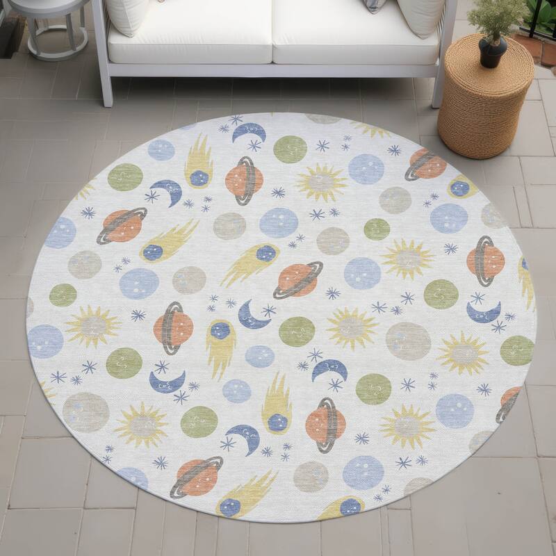 Machine Washable Indoor/ Outdoor Planets Comets Chantille Rug - Ivory - 8' x 8'