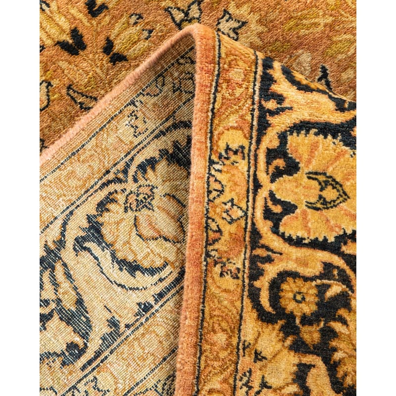 Overton Handknotted Wool Traditional Oriental Beige Area Rug - 4' x 6'