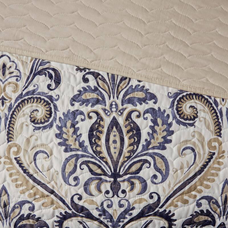 Madison Park Cardiff 6 Piece Reversible Quilt Set with Throw Pillows