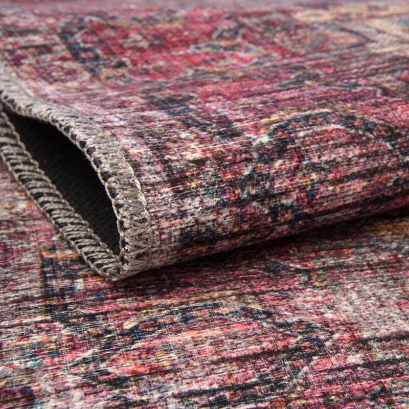 Traditional Shara Collection Area Rug
