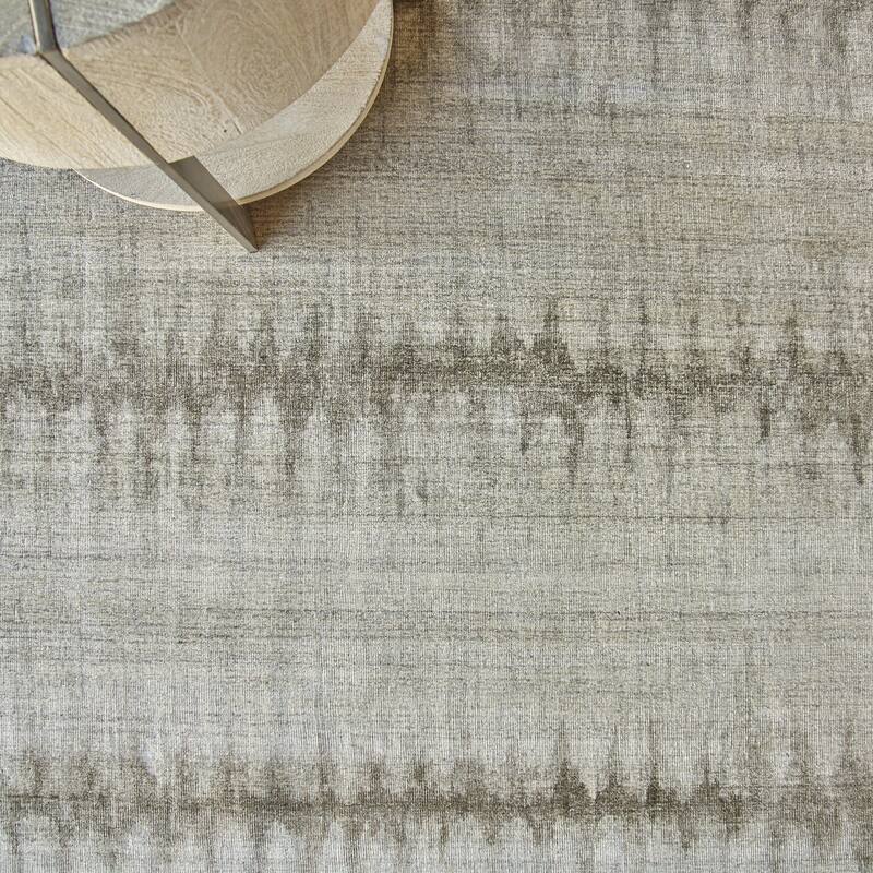 EXQUISITE RUGS Chroma Hand-loomed Wool/Bamboo Silk Charcoal/Grey Area Rug.