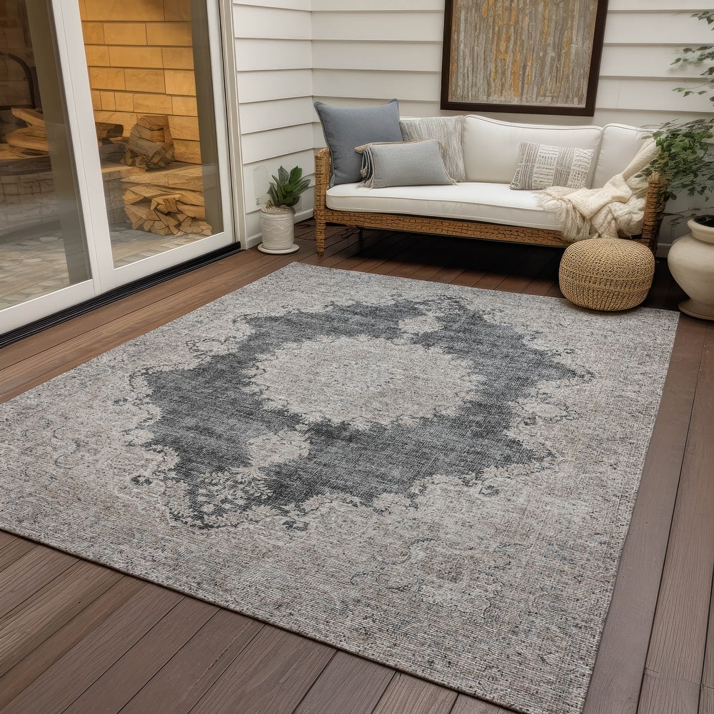 Machine Washable Indoor/ Outdoor Vintage Traditional Chantille Rug