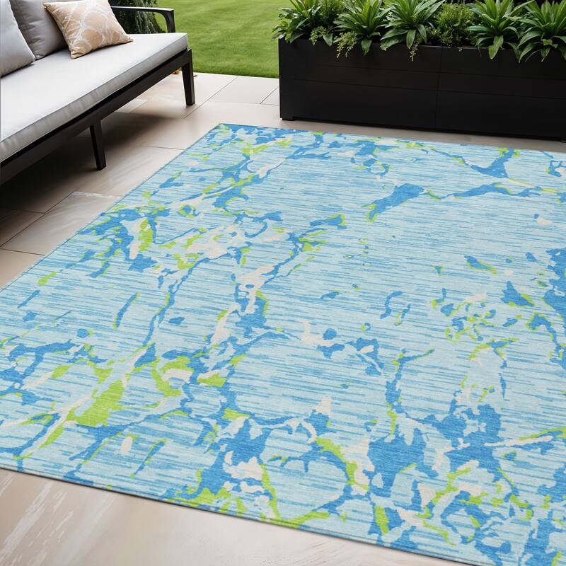 HomeRoots Striped Transitional Rectangle Outdoor Rug - 5' X 8'