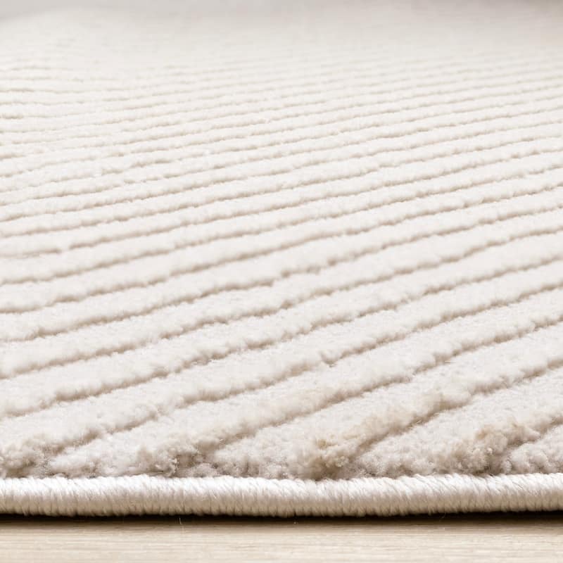 Textured Cream Triangular Lines Rug, 5'3" x 7'7"