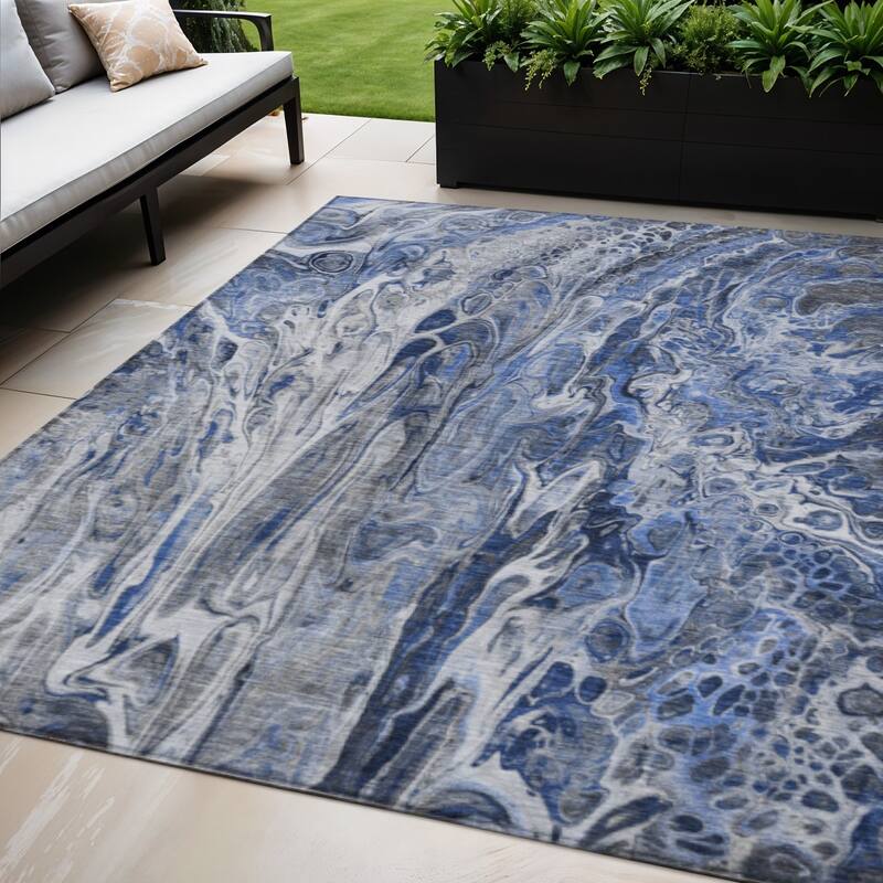 HomeRoots Abstract Contemporary Rectangle Outdoor Rug - 5' X 8'