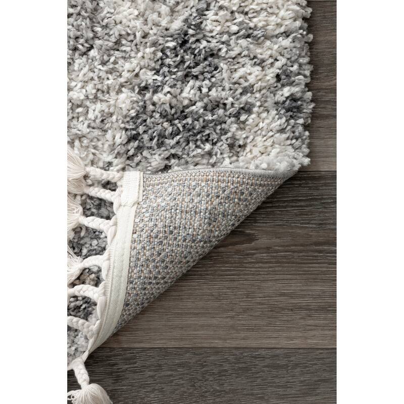 Nuloom Freddie Diamond Banded Contemporary Area Rug with Tassel