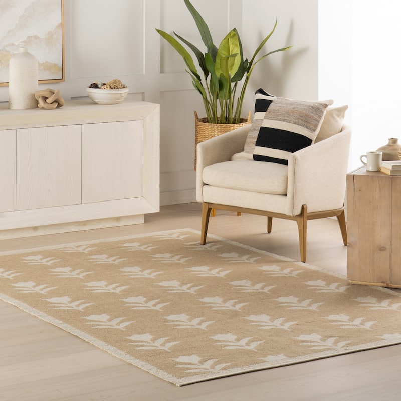 Nuloom Vayana Floral Farmhouse Area Rug - 6' x 9' - Natural