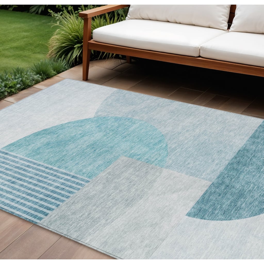 HomeRoots Geometric Transitional Rectangle Outdoor Rug