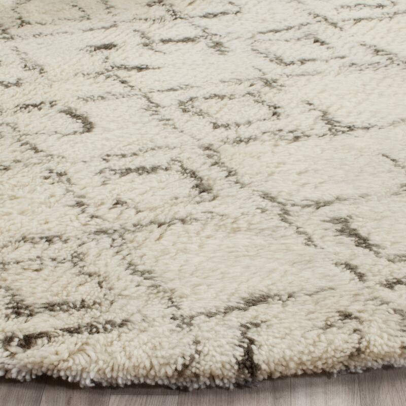 SAFAVIEH Handmade Casablanca Shag Ziyba Tribal Wool Rug