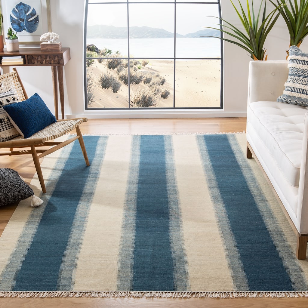 SAFAVIEH Handmade Kilim Ainsley Xanum Casual Tribal Wool Rug