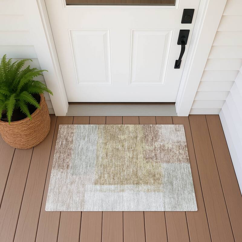 Machine Washable Indoor/ Outdoor Solid Contemporary Chantille Rug - Gold - 1'8" x 2'6"