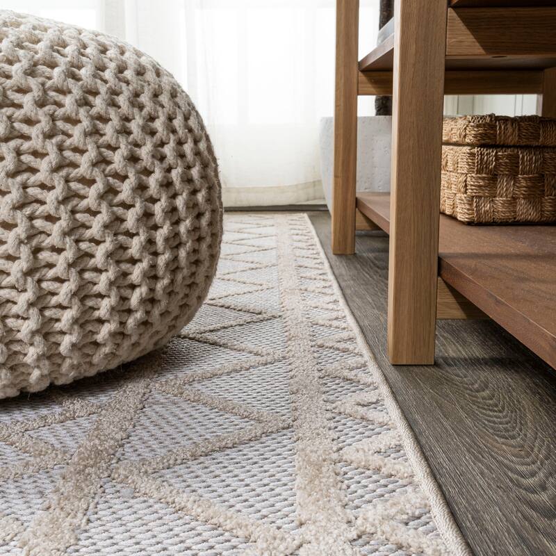 JONATHAN Y Ararat High-Low Pile Knotted Trellis Geometric Indoor/Outdoor Area Rug