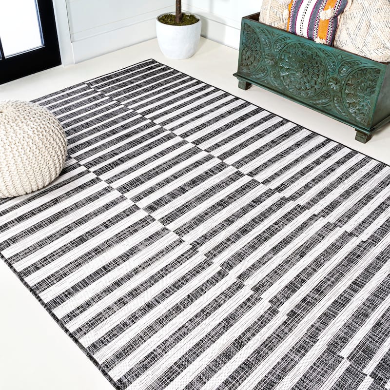 JONATHAN Y Grid Modern Offset Stripe Indoor/Outdoor Area Rug