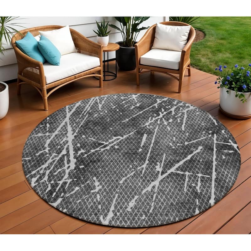 HomeRoots Abstract Transitional Rectangle Outdoor Rug - 8' Round