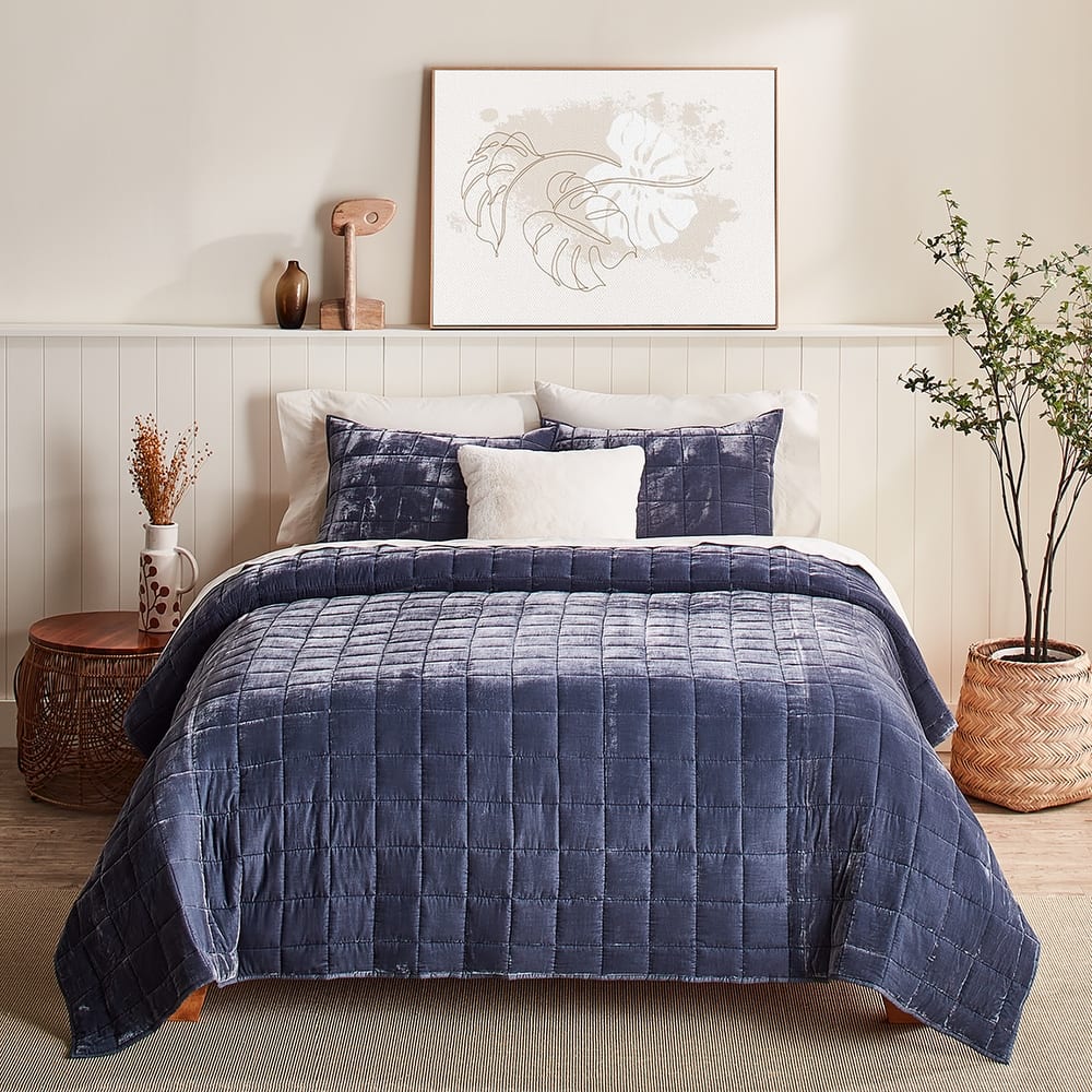 Splendid Maddie Soft Velvet Feel 3-Piece Quilt Set