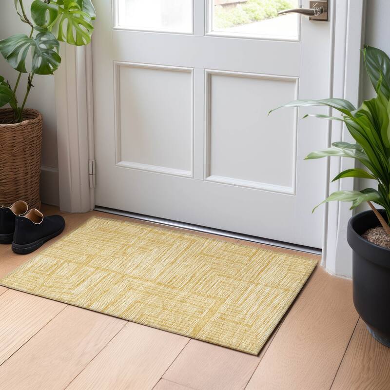 Machine Washable Indoor/ Outdoor Contemporary Stack Chantille Rug - Gold - 1'8" x 2'6"