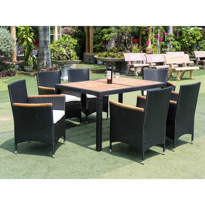 Stylish Wicker Dining Set (7 Pieces)