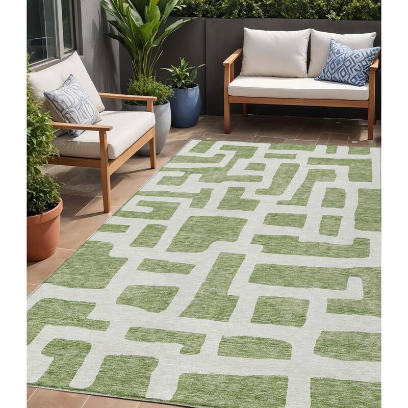 HomeRoots Abstract Transitional Rectangle Outdoor Rug - 5' X 8'