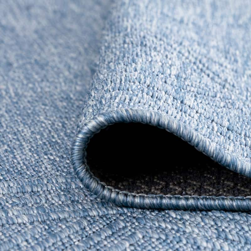 Alameda Solid Color Medallion Machine Washable Indoor Area Rug