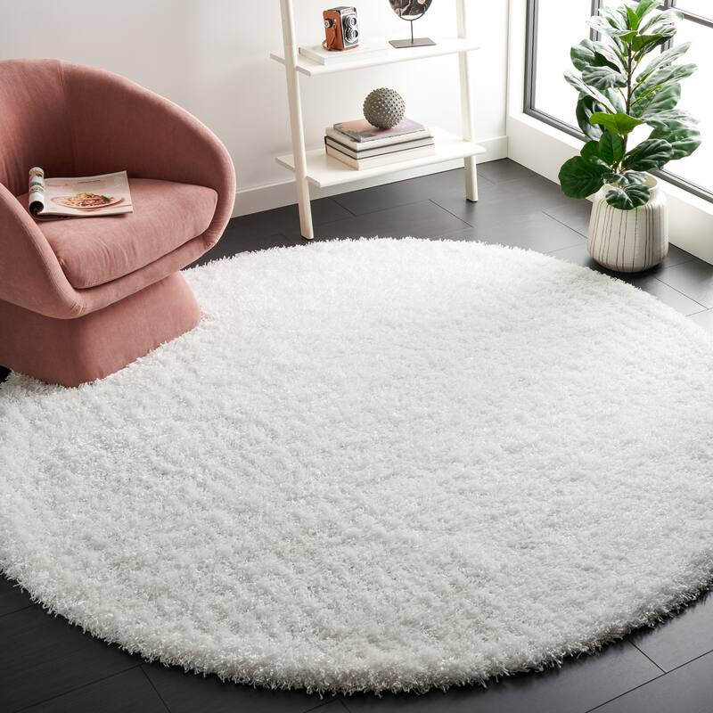 SAFAVIEH Monterey Handmade Shag Area Rug - 7' x 7' Round - White
