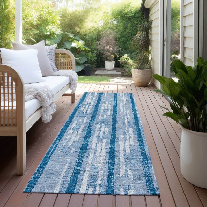 Machine Washable Indoor/ Outdoor Chantille Ombre Stripe Rug - Navy - 2'3" x 7'6"