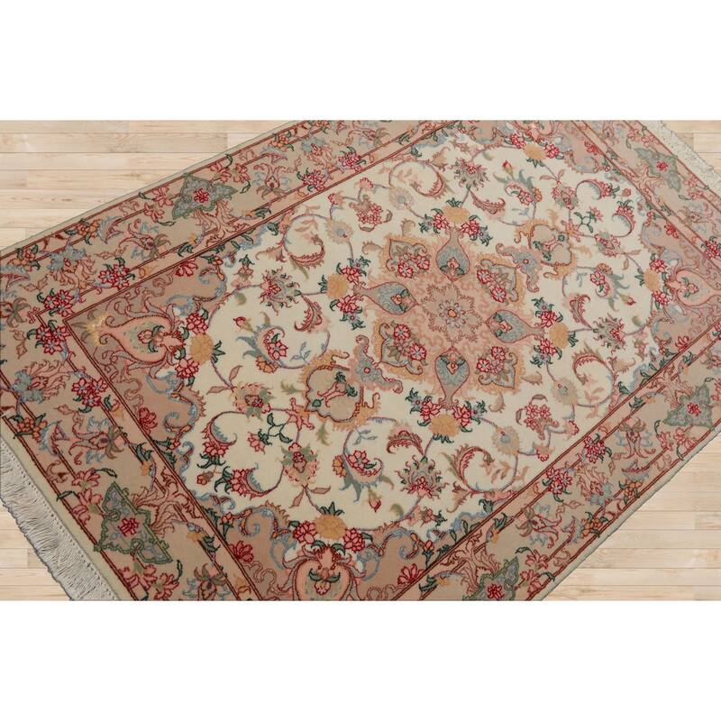 3'3''x5 Hand Knotted Wool Ivory Traditional 250 KPSI Rug - 3' 3'' x 5'