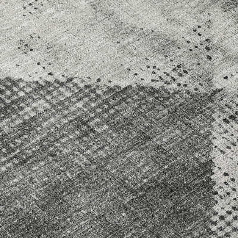 Machine Washable Indoor/ Outdoor Diamond Ombre Chantille Rug