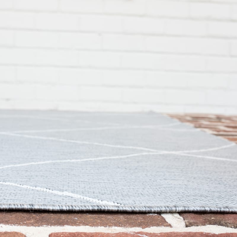 Silas Diamond Trellis Indoor/Outdoor Area Rug
