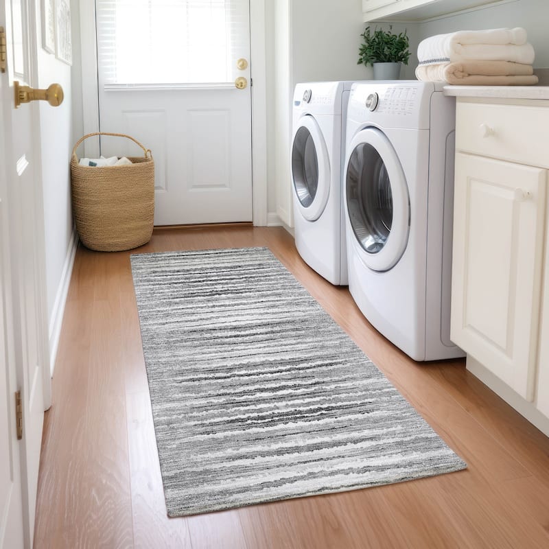 Machine Washable Indoor/ Outdoor Chantille Jagged Stripes Rug - Silver - 2'3" x 7'6"